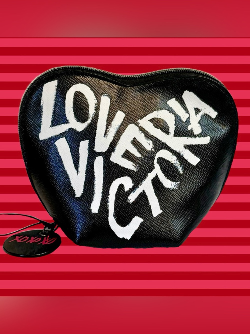 Victoria's Secret LOVE VICTORIA XOXO Black Heart Shaped Makeup Bag Clutch NWT